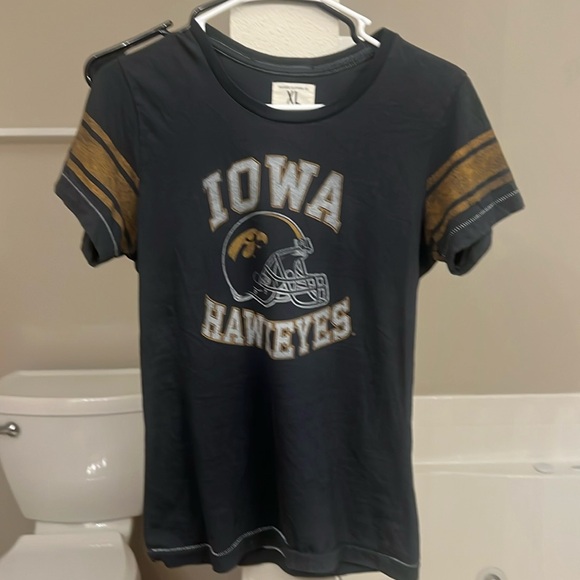 super soft, cute, tight and tiny😝 fits like a small not made for the chesty - Picture 1 of 4